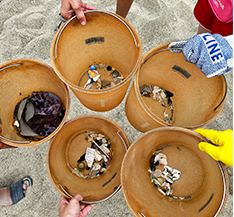 Kurv beach clean-up in LA.